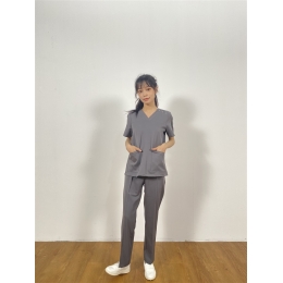 訂做灰色護士套裝工作服 時尚設計短袖手術服 V領診所制服供應商 模特展示 BD-CN-22112